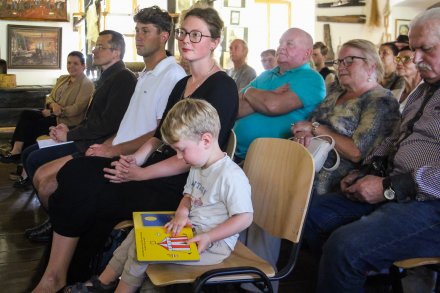 „Haftowany ogród – zdobnictwo na żywotku”